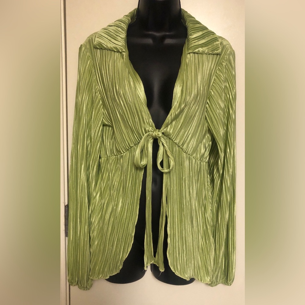 SHEIN Light Green Pleated Top